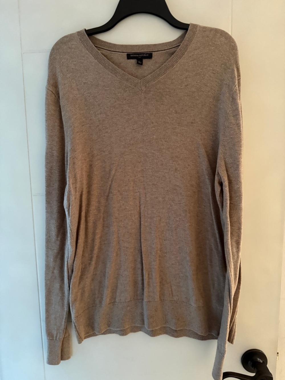 Banana Republic Men's V-Neck Sweater in Light Taupe